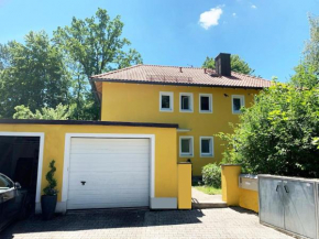 Munich balcony apartment in quiet nobel suburb of Munich in Gräfelfing